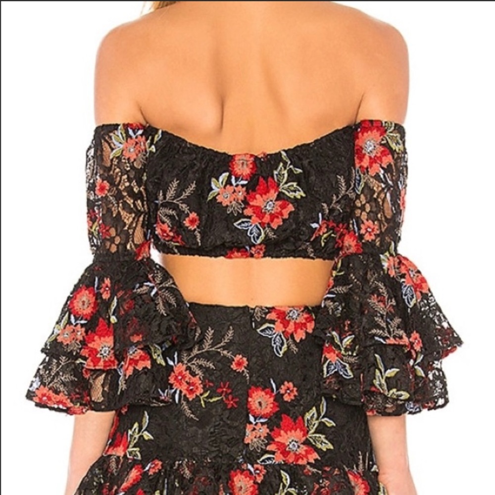 Lovers + Friends Off The Shoulder Ella Embroidered Crop Size XXS - Picture 2 of 7